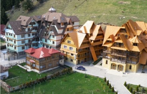 Cum a reusit un parinte sa-si faca hotel pe pamantul manastirii