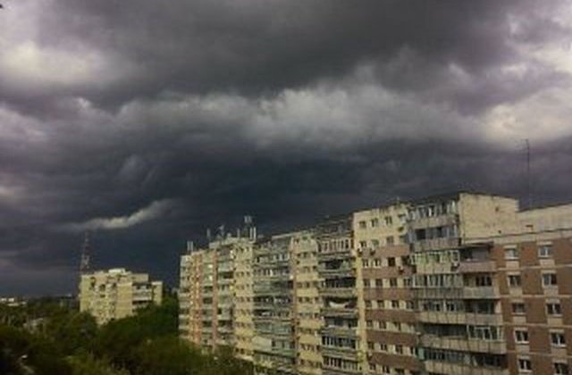 Cod galben de vijelii in 14 judete, de vineri dupa-amiaza pana sambata dimineata