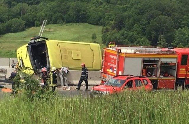 Politia Brasov: Copiii din autocarul implicat in accident au varste cuprinse intre 12 si 17 ani