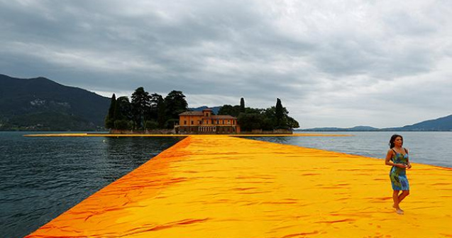 Un artist bulgar a reusit sa-si indeplineasca visul: mersul pe apa