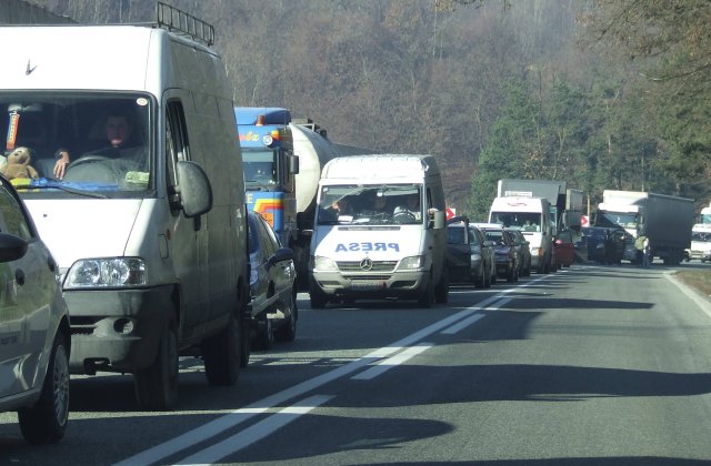 Trafic ingreunat pe DN1 si in drum spre litoral