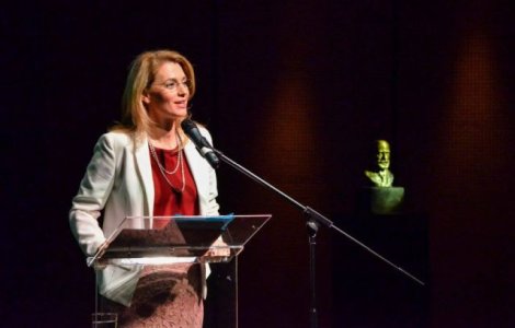 Liberalii negociaza preluarea majoritatii in Parlament, in toamna, cu ajutorul UNPR, PSRO si PND