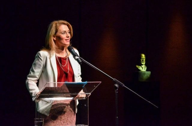 Liberalii negociaza preluarea majoritatii in Parlament, in toamna, cu ajutorul UNPR, PSRO si PND