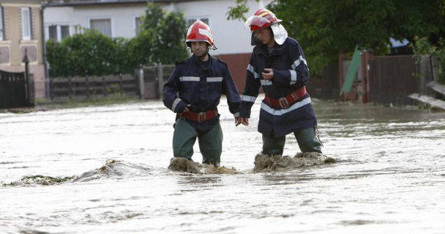 Avertizarea cod portocaliu de inundatii, prelungita pana luni