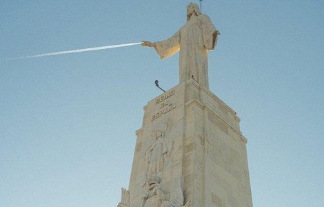  Top  Un artist reuseste sa sincronizeze cele mai frumoase instantanee