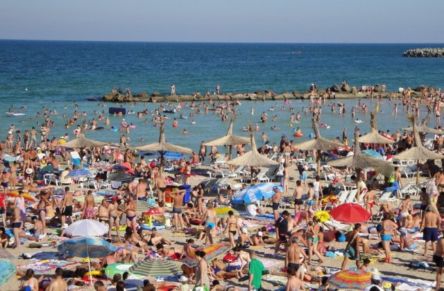 RECORD. Peste 60.000 de romani au fost pe litoral de Rusalii