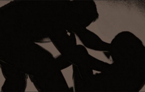 Vaslui: O eleva de 14 ani ar fi fost violata de doi adolescenti dupa ce a plecat in timpul orelor de curs