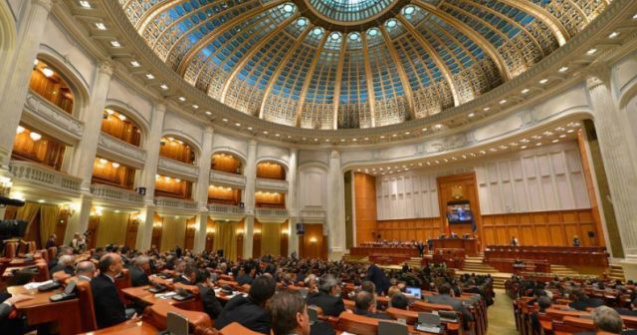 Senatul a adoptat legea pensiilor speciale pentru alesii locali