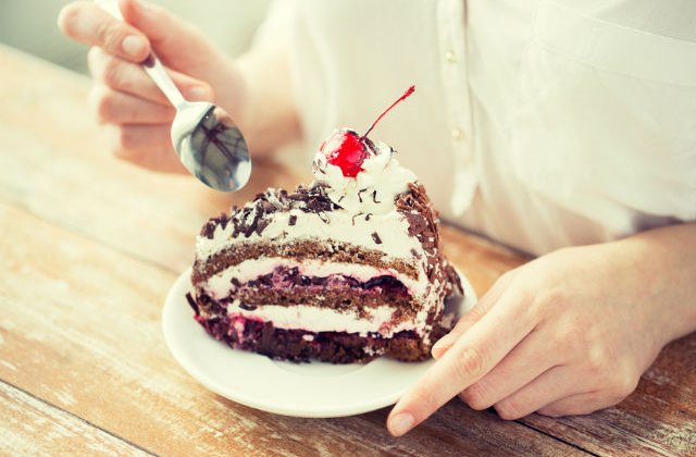 Specialistii atrag atentia: Ne putem ingrasa la loc daca nu facem asta!