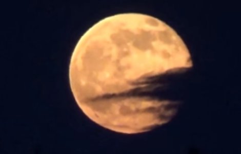 Video  Fenomen mai rar decat luna albastra a aparut recent pe cer