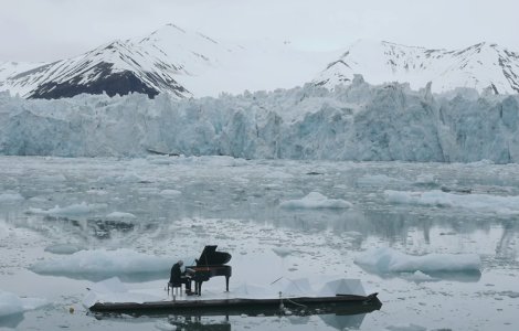  Video  Ludovico Einaudi canta in Oceanul Arctic