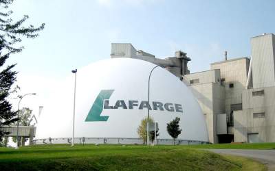 Le Monde: Lafarge a finantat...