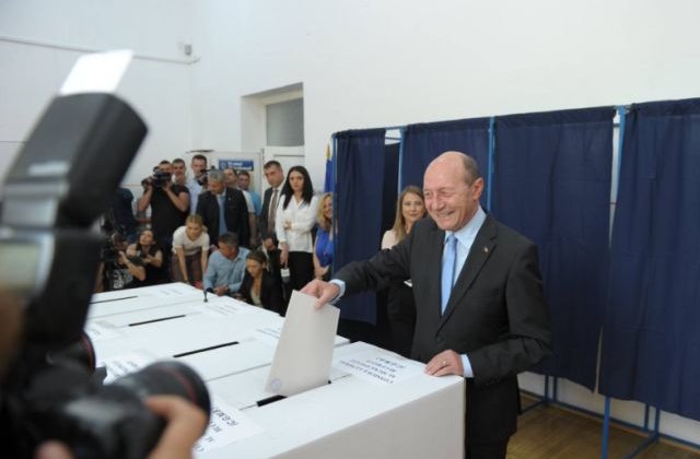 Traian Basescu: Ce ai facut, David Cameron?