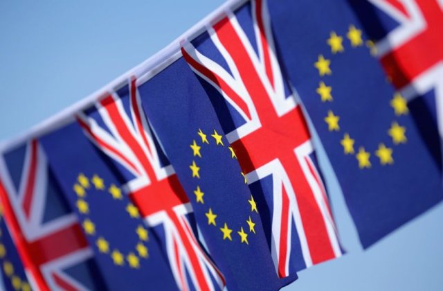 Peste 1.100.000 de cetateni britanici cer un al doilea referendum