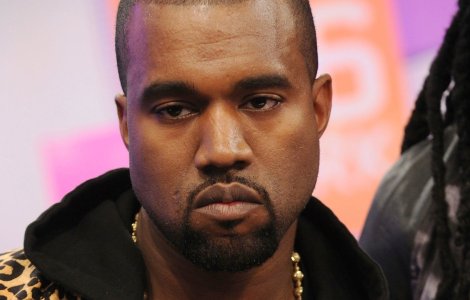  Foto  George Bush si Donald Trump dorm intr-acelasi pat cu Kanye West