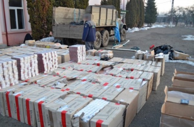 Camion cu circa doua milioane de tigari din Republica Moldova, interceptat de politisti la Buftea
