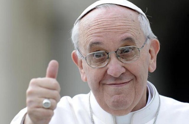 Papa Francisc: Biserica ar trebui sa ceara iertare homosexualilor