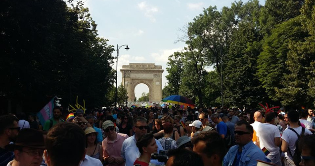 Marsul PRIDE a fost marcat de participarea unui ministru roman