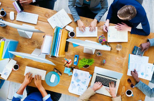 5 schimbari pe piata muncii de care companiile si angajatii ar trebui sa tina cont