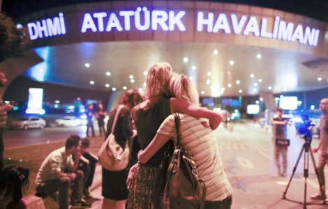 41 de morti si 239 de raniti in atentatul terorist din Istanbul