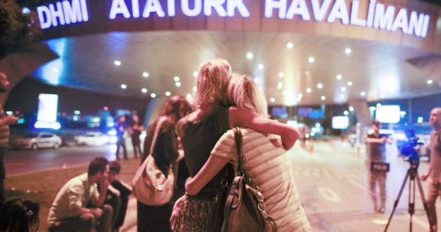 41 de morti si 239 de raniti in atentatul terorist din Istanbul