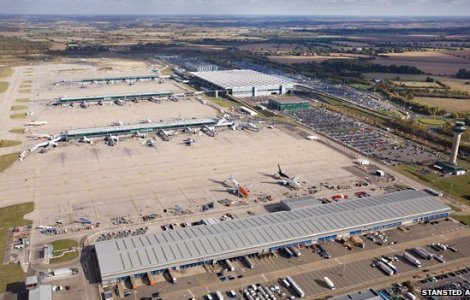 Alerta pe aeroportul Stansted din Marea Britanie