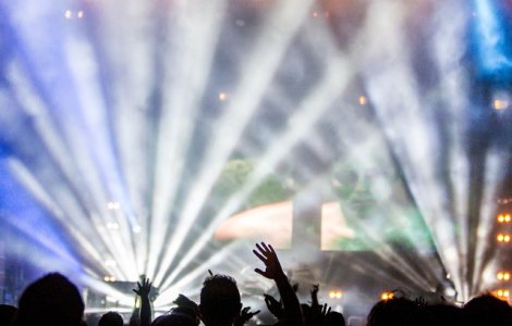 Peste 40 de filme, expozitii si concerte cu tema (R)Evolution, la Festivalul de Film Istoric Rasnov 2016