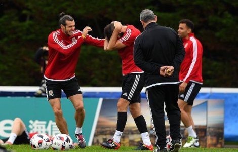 Tara Galilor infrunta Belgia pentru un loc in semifinalele EURO