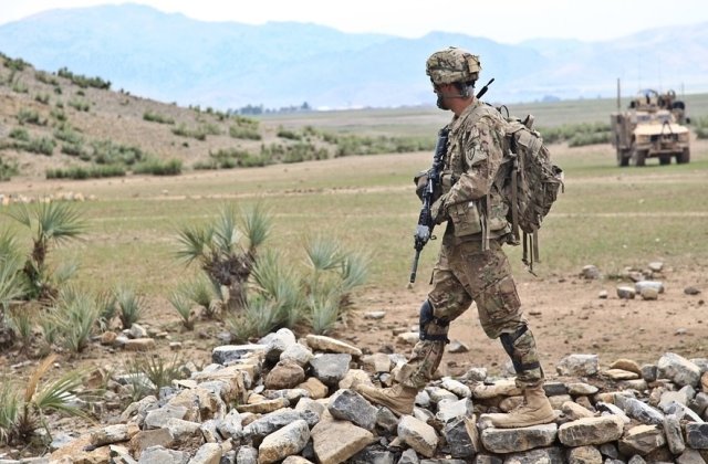 Noul lider al talibanilor indeamna SUA sa puna capat ocupatiei Afganistanului