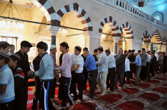 Musulmanii din Romania sarbatoresc Ramazan Bairamul