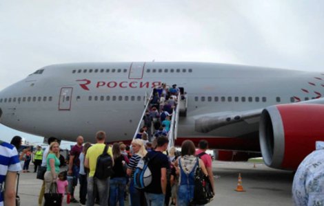  Video  Decizia unei femei de a divorta a cauzat intarziere de 7 ore