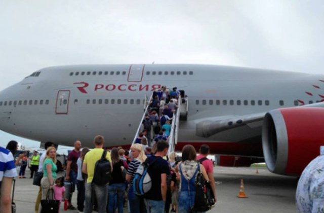 [VIDEO] Decizia unei femei de a divorta a cauzat intarziere de 7 ore pentru o cursa aeriana