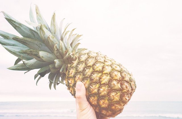 Motivul pentru care iti simti gura aspra atunci cand mananci ananas
