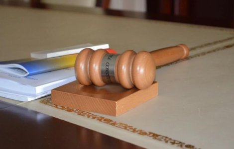 Primarii condamnati cu suspendare isi pierd mandatul - CCR