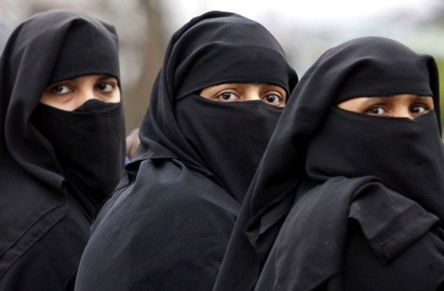Burka a fost interzisa in Elvetia, iar purtarea ei este sanctionata