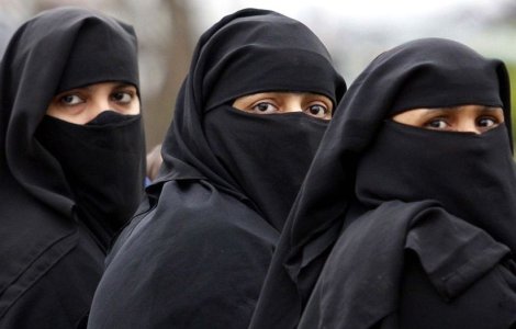Burka a fost interzisa in Elvetia, iar purtarea ei este sanctionata
