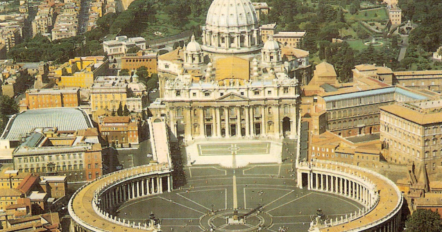 Cei doi jurnalisti implicati in scandalul Vatileaks au fost achitati