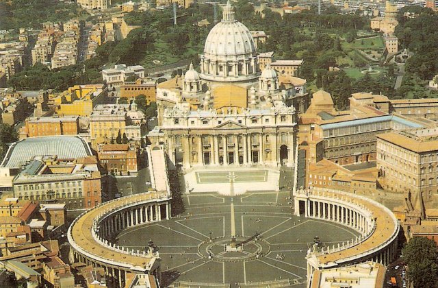 Cei doi jurnalisti implicati in scandalul Vatileaks au fost achitati