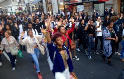 Politia britanica a inregistrat o crestere cu peste 40% a numarului de infractiuni rasiste