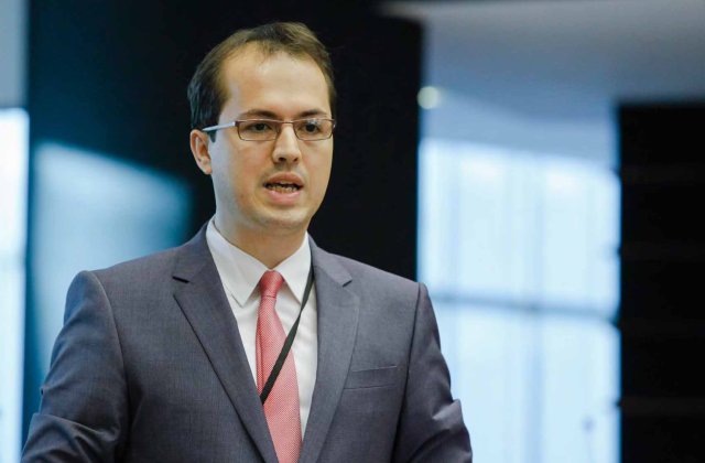 [INTERVIU] Andi Cristea, europarlamentar PSD: Guvernul Ciolos sa iasa din zona de moliciune / Republica Moldova este pe drumul cel bun