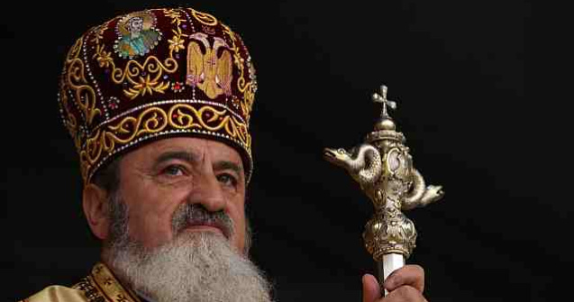 Avocat: Mitropolitul Ardealului nu a avizat cartea lui Becali