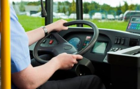 Sofer care transporta un grup de prescolari in excursie, prins beat la volan