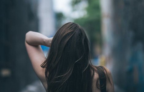 Ai ramas fara deodorant? Iata cu ce il poti inlocui