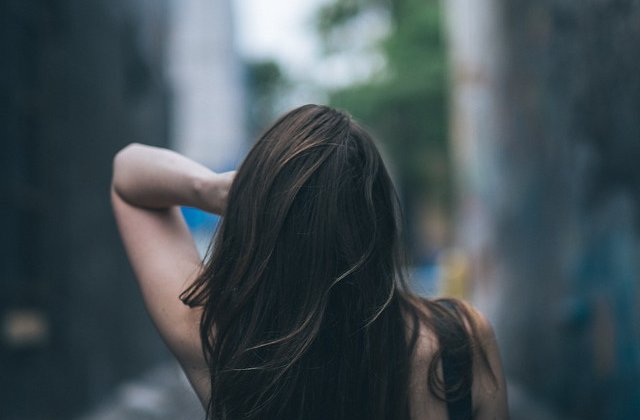 Ai ramas fara deodorant? Iata cu ce il poti inlocui