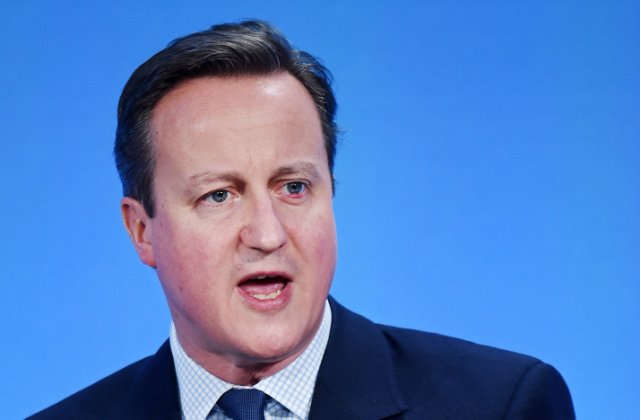 David Cameron s-a apucat de cantat dupa ce a anuntat ca va fi inlocuit