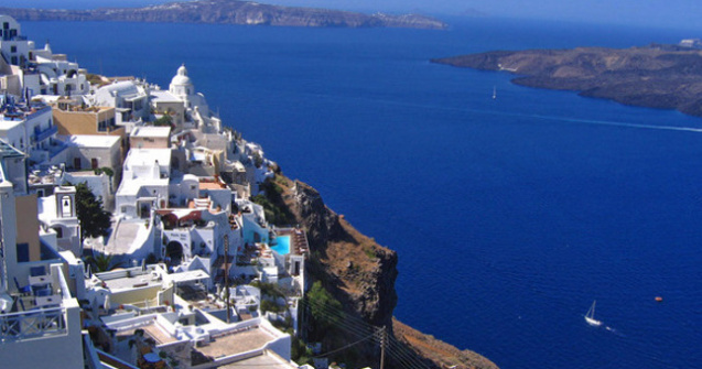 Top  Destinatia de vara perfecta: Insula Santorini, in culori uimitoare
