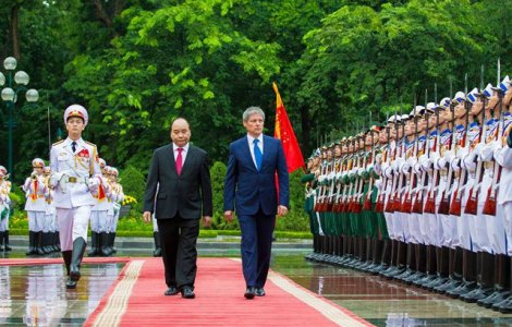 Ciolos s-a intalnit cu omologul sau vietnamez, Nguyen Xuan Phuc. Despre ce au discutat