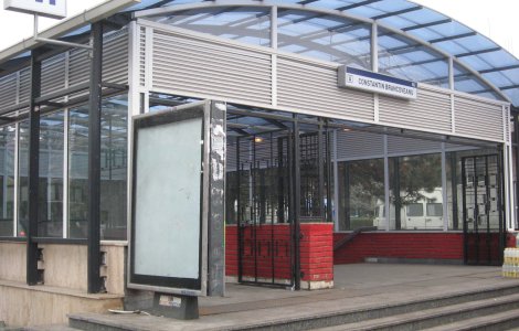 O persoana a incercat sa se sinucida pe magistrala Berceni - Pipera