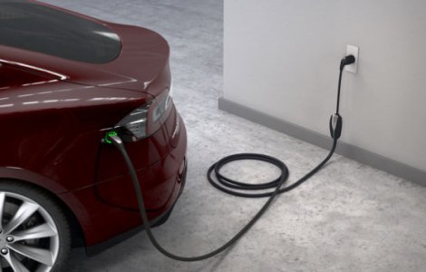 O firma britanica face realimentarea masinilor electrice mai scumpa