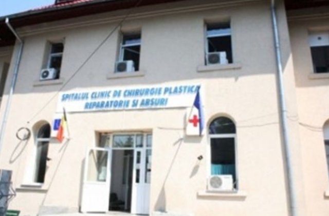 GSP: Imagini cu un pacient cu o rana invadata de viermi, la Sectia ATI a Spitalului de Arsuri din Capitala